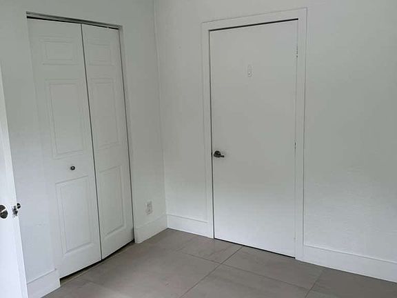 4th image of 61 NW 53rd St