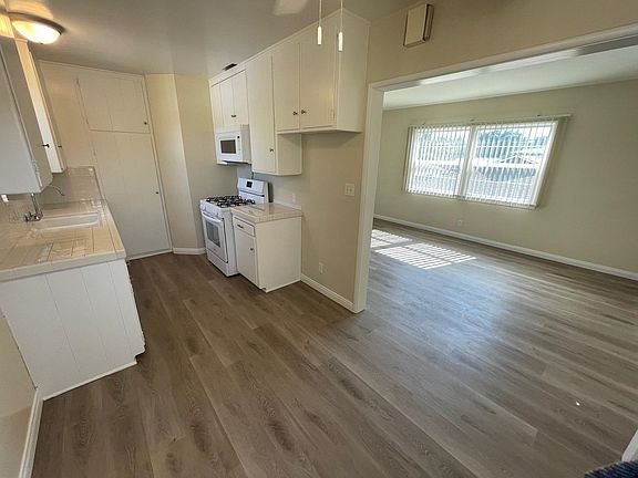 5th image of 1909 W Alameda Ave Unit B