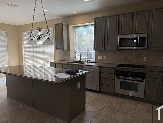 3rd image of 7906 Salzburg Dr
