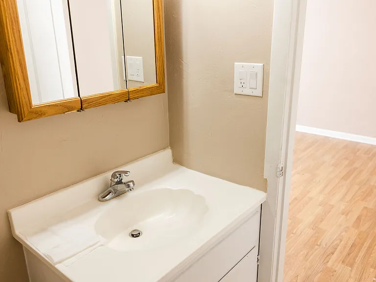 2421 Mayfair Rd — Photo 9