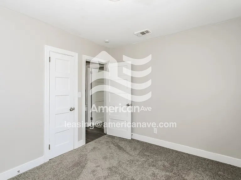 935721_012_wm_-_bedroom_12902451.jpg
