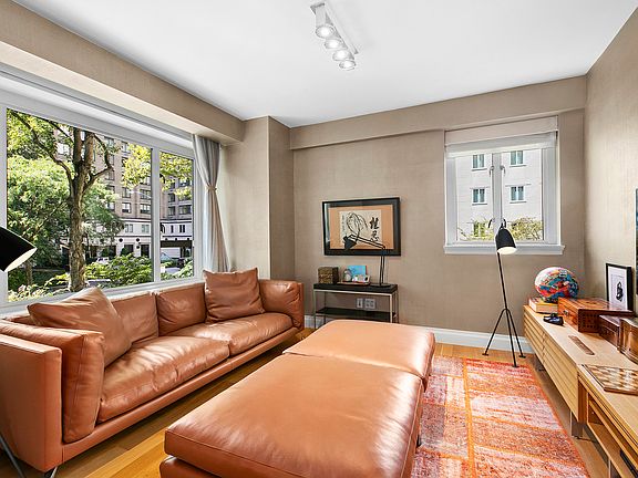 4th image of 200 E 66th St APT C0204
