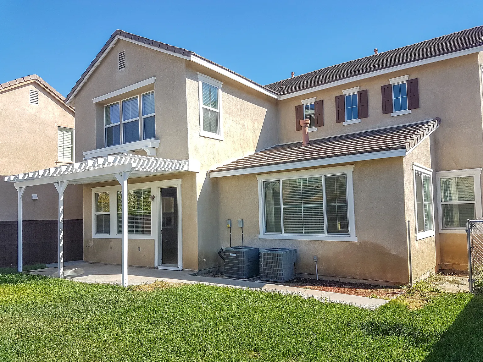 4 bed, 2632 sqft, $3,500 — Photo 3