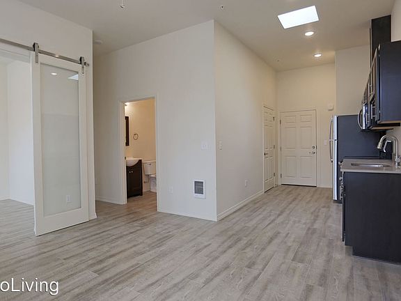 4th image of 7180 N Leavitt Ave APT 201