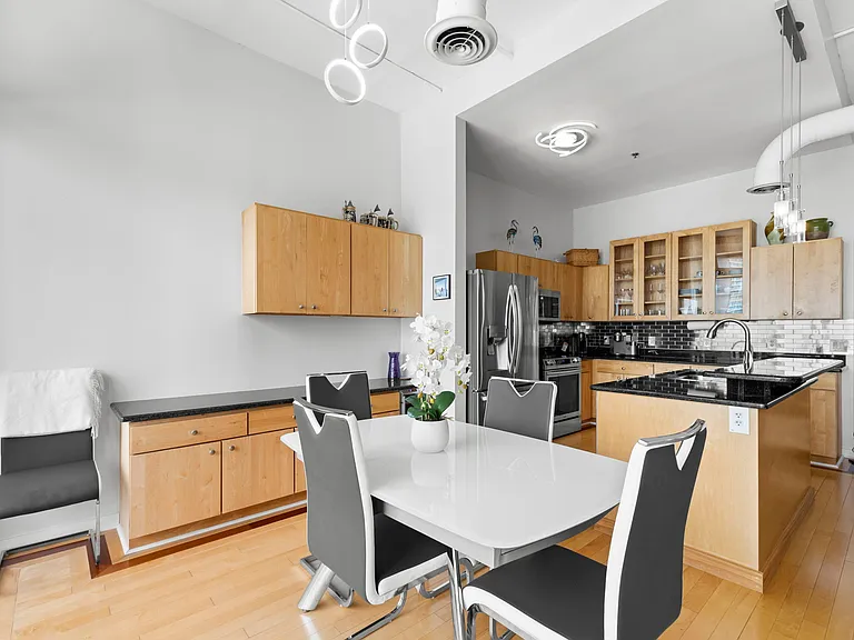 175 2nd St S #916 — Photo 27
