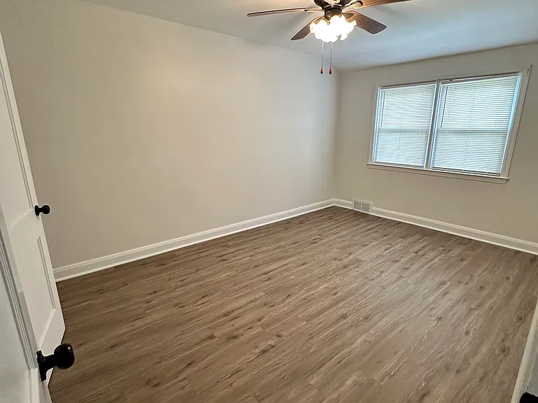 1739 Joan Ave — Photo 9