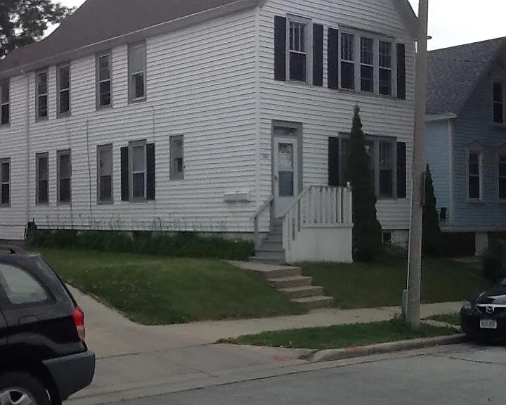 927 E Land Pl #A — Photo 1