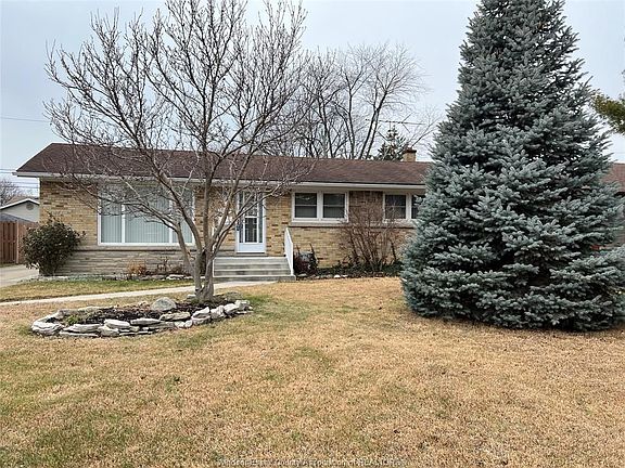 4th image of 3989 Mount Royal Dr