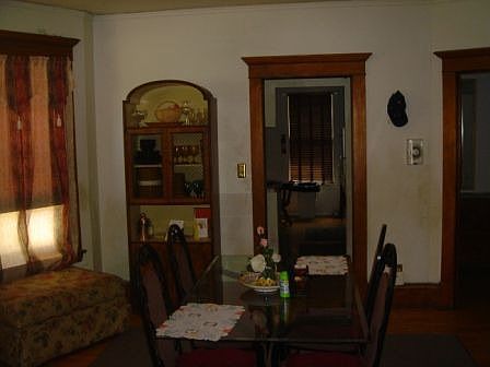 4th image of 960 27th Ave NE