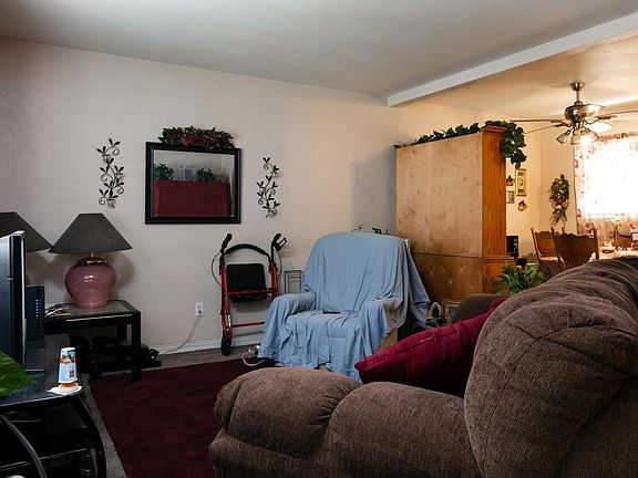 4th image of 213 W Santa Barbara St