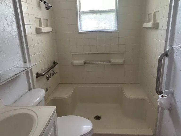 1203 Larry St — Photo 12