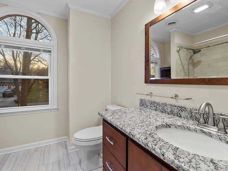 502 Westfield Ln — Photo 34