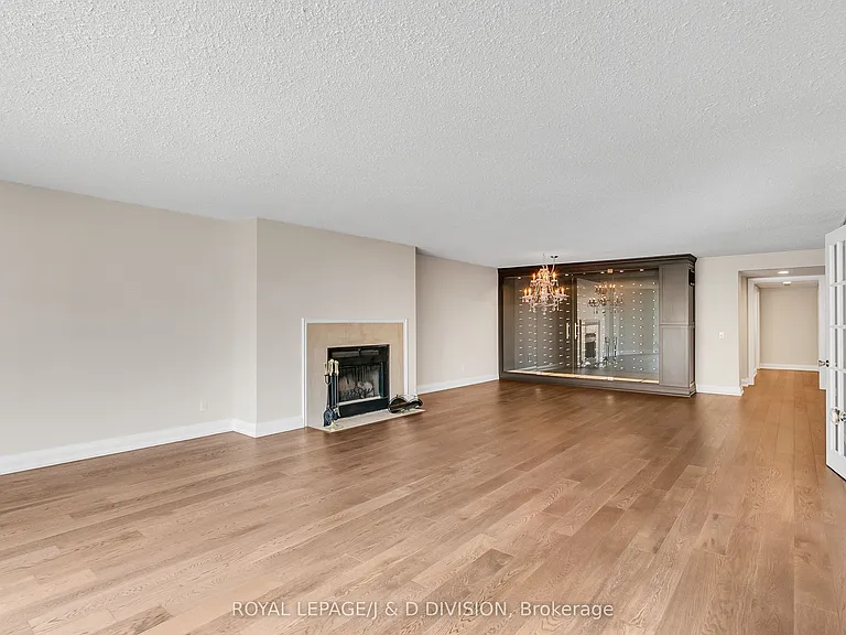 25 George St S #405 — Photo 22