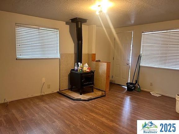 4th image of 515 N Weatherlow St