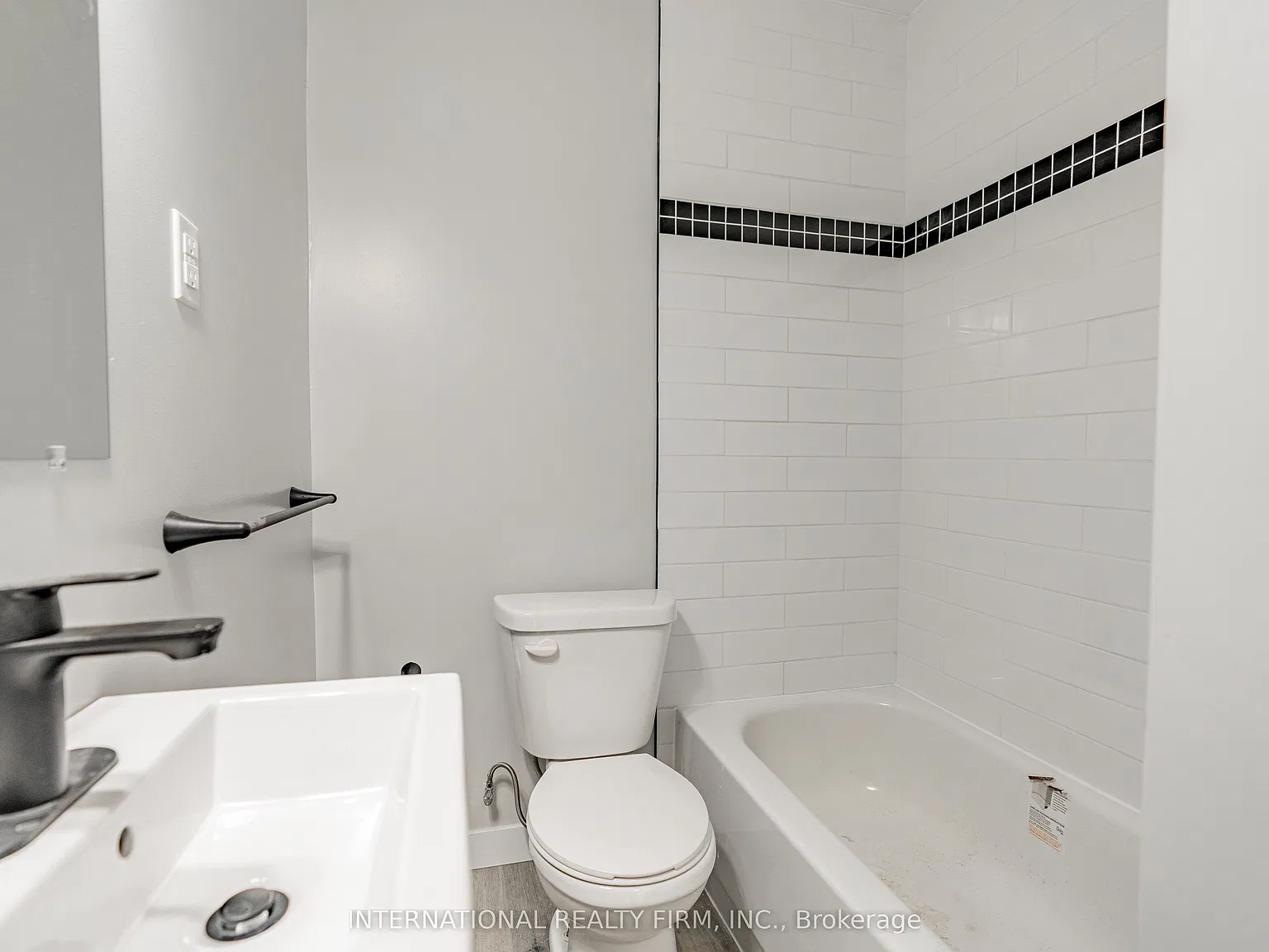 1 bed, $1,208 — Photo 3