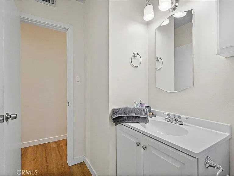 16757 Ludlow St — Photo 15