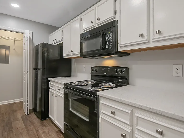 295 Warton Ln #7 — Photo 4