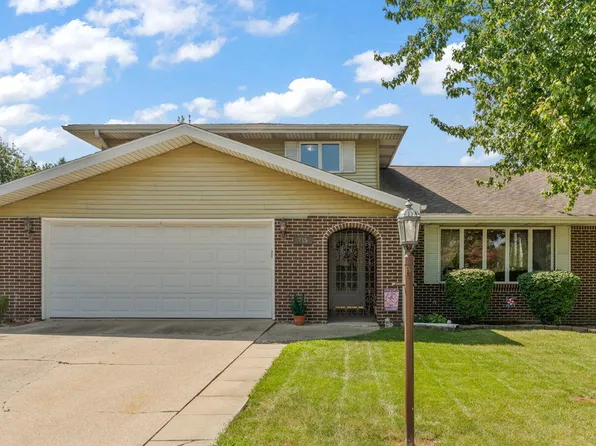 715 Saratoga St, Crown Point, IN 46307