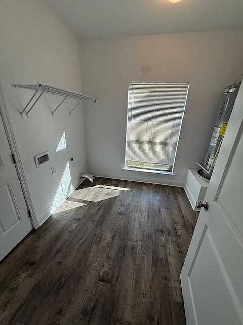 3 bed, 2.0 bath, 1548 sqft, $1,995 — Photo 4