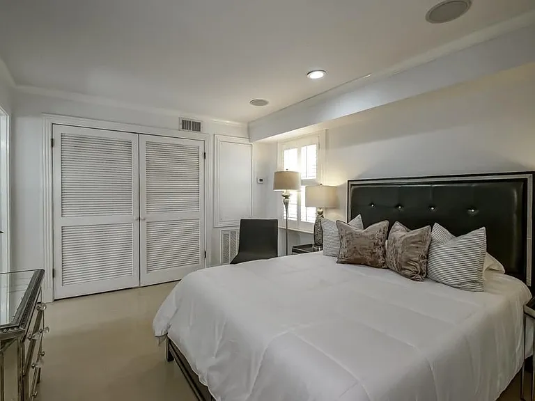 1323 Dauphine St #3 — Photo 10