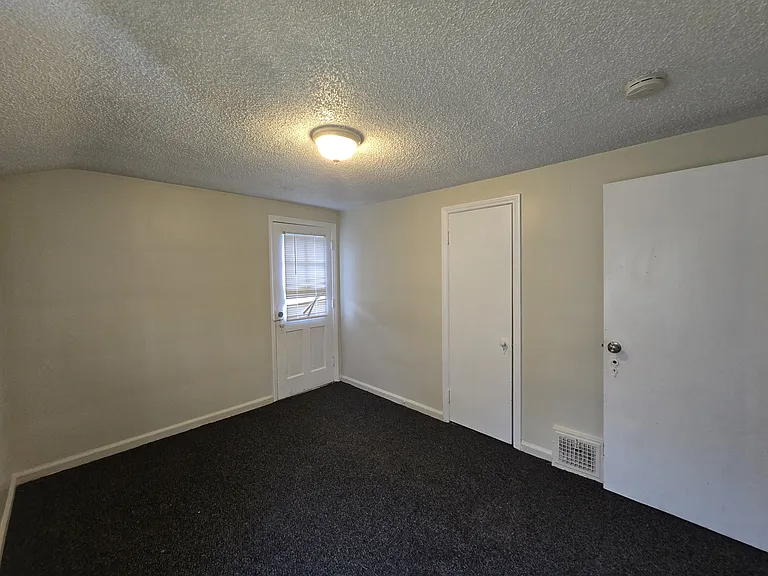 15205 Maplewood Ave — Photo 33