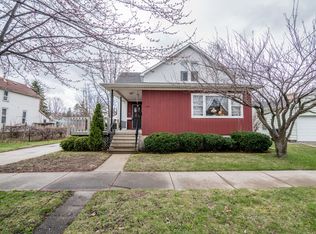 708 Nebobish Ave, Bay City, MI 48708