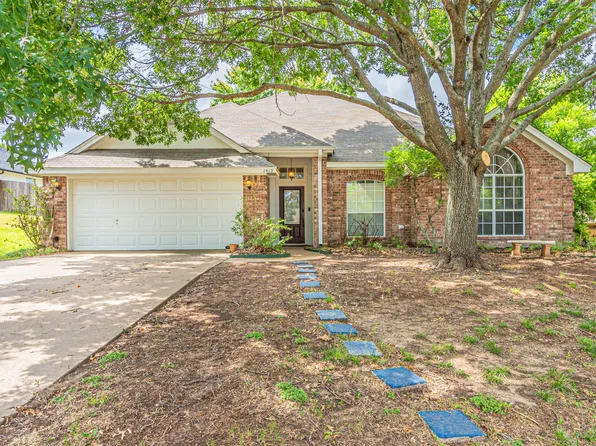 1413 Westbriar Dr, Weatherford, TX 76086