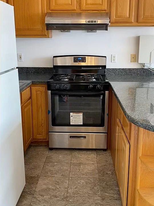 1st image of 14218 38th Ave APT 9B
