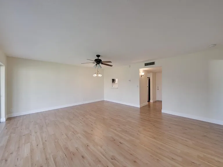 701 Lori Dr #209 — Photo 7