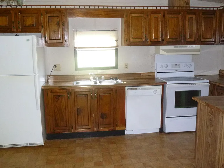 100 S Locust St — Photo 3