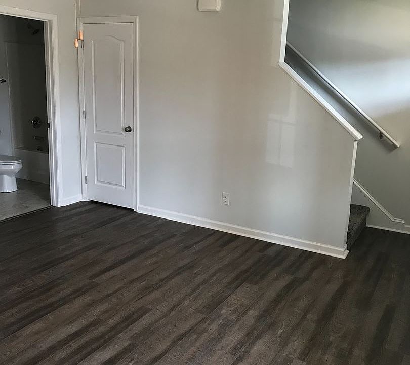 2nd image of 80 Squire Cir
