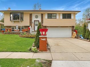7451 Camelia Dr, Hanover Park, IL 60133