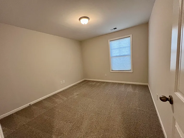 4044 Thimbleberry Dr — Photo 32