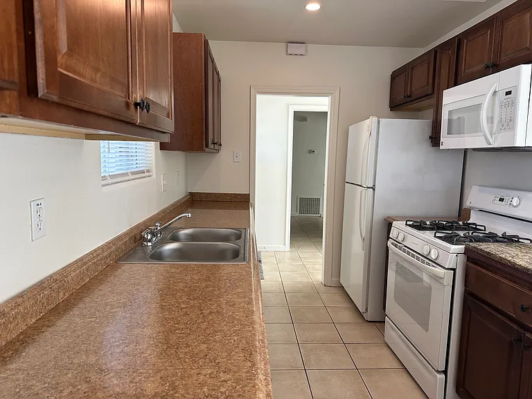44900 Rubidoux St — Photo 6