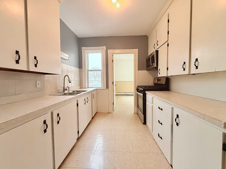 603 Silver St #3R — Photo 12