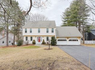 261 Rolling Meadow Dr, Holliston, MA 01746