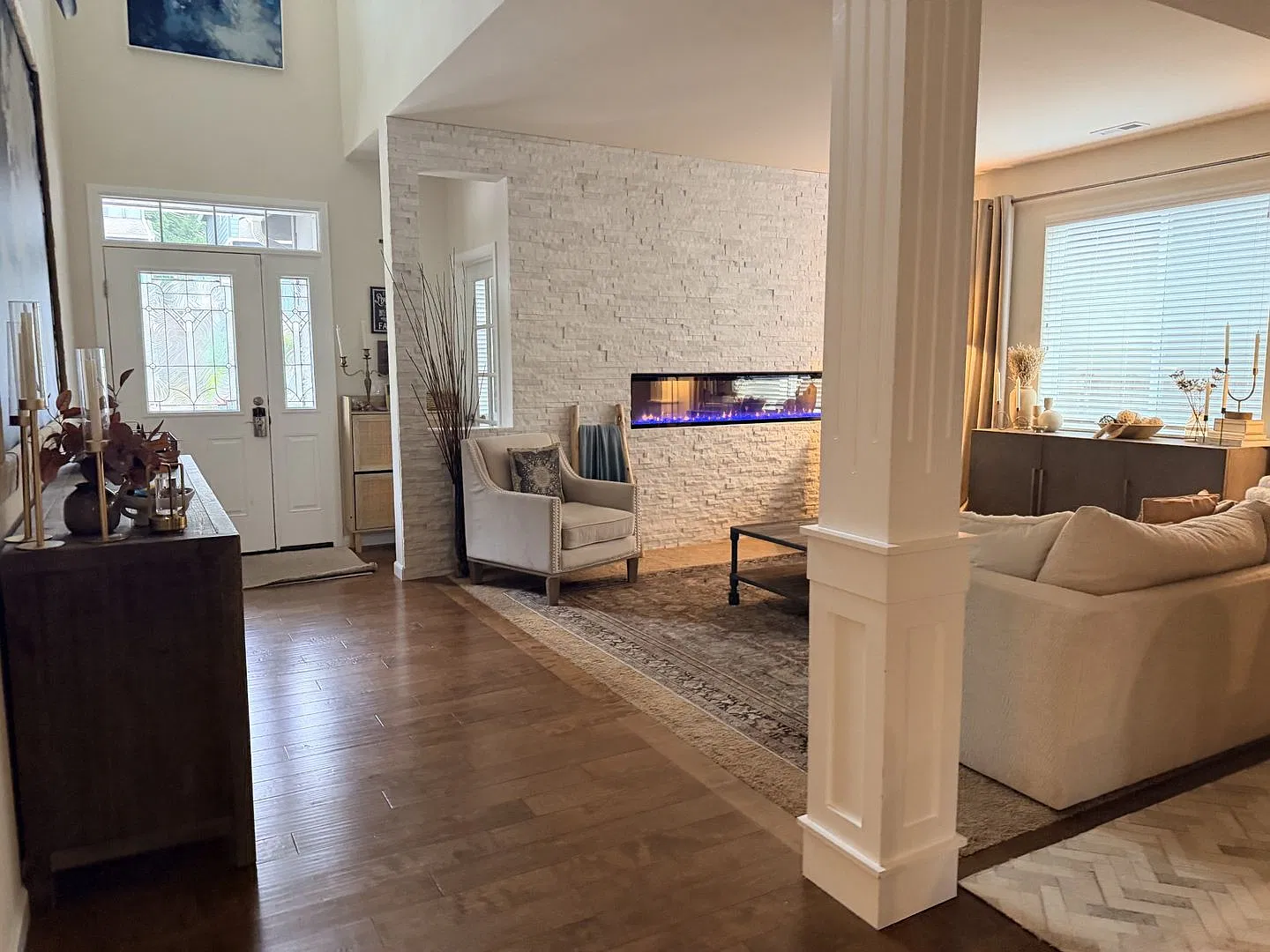 4 Bedroom, 3 Bathroom house, fenced yard, AC, and much more! $4200 per month — Photo 2