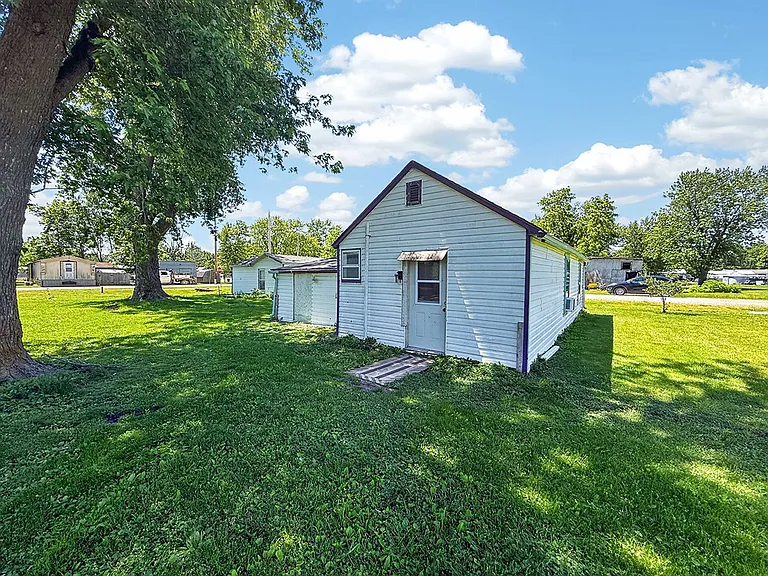 216 Rollins St — Photo 35