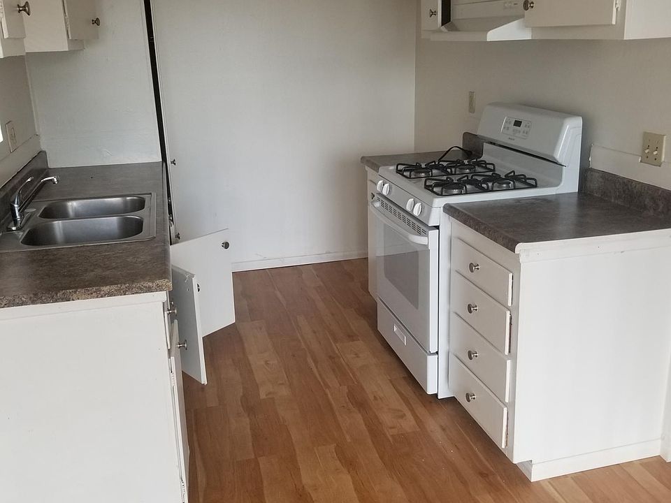 2nd image of 2111 Mariposa St APT B