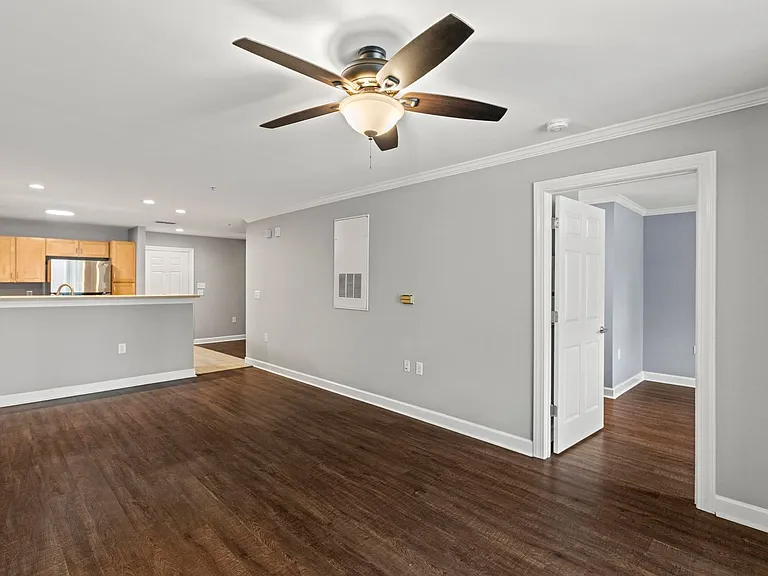 2820 Bloomfield Ln #107 — Photo 8