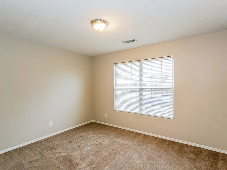 2814 Creekbend Dr — Photo 13