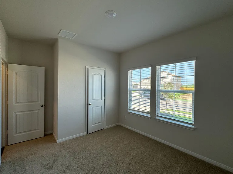 117 Docile Loop — Photo 13