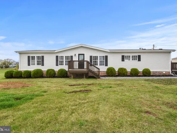 63 Snyders Ln, Martinsburg, WV 25405