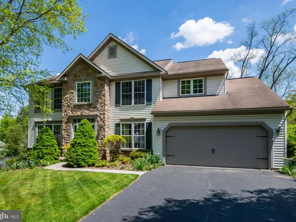 26 Valley Dr, Birdsboro, PA 19508