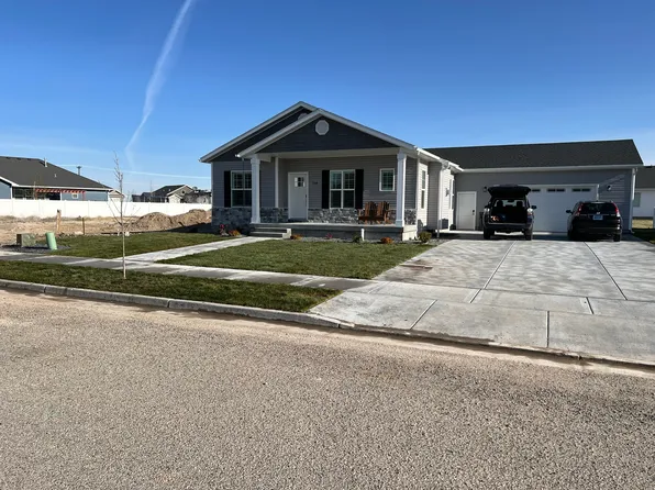 744 Wilshire Pl, Idaho Falls, ID 83402