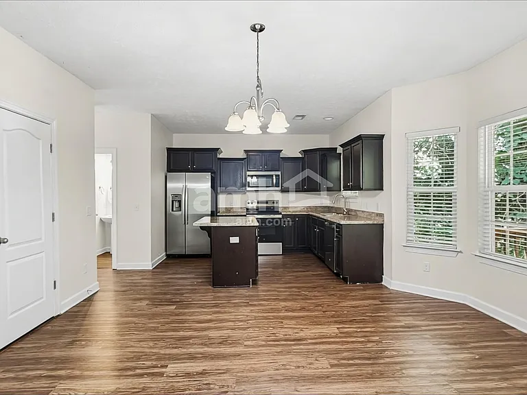 1413 Napa Point W — Photo 5
