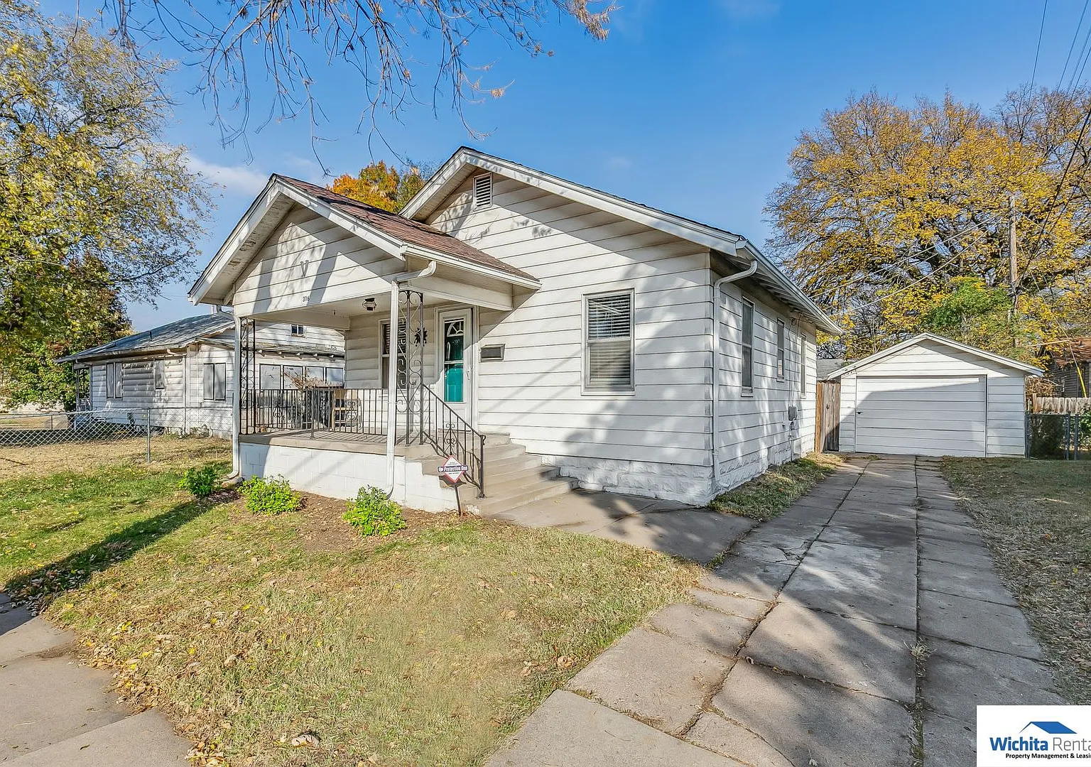 2 bedroom home — Photo 1