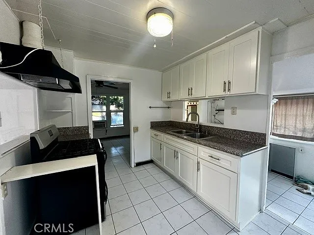 131 N Pacific Coast Hwy — Photo 12