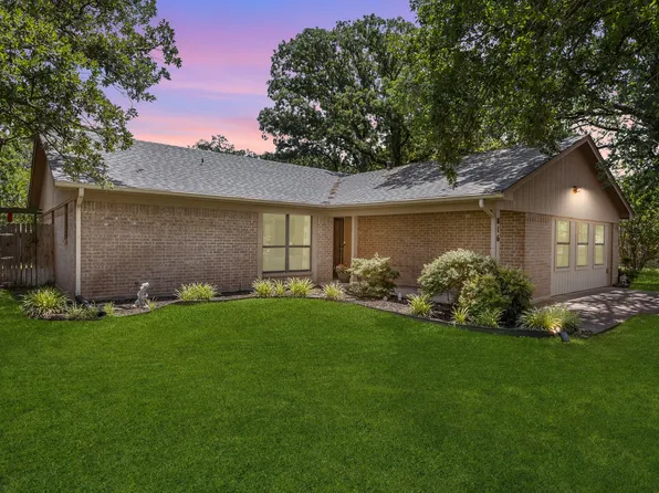 816 Lake Crest Pkwy, Azle, TX 76020