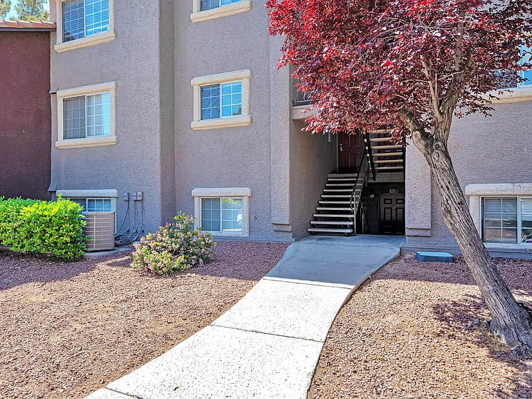 2750 S Durango Dr — Photo 45